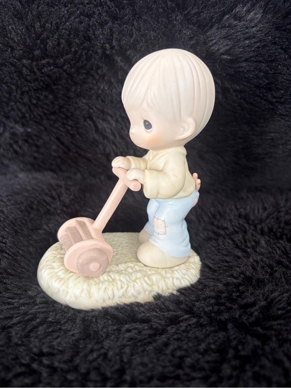 Precious Moments Special Ed Collectors' Club Mow Power to Ya Boy 1989 5in